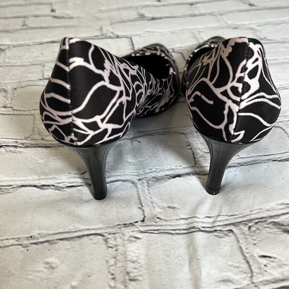 Nine West floral heels - Picture 4 of 6